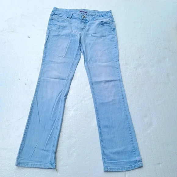 Wurl Women’s Juniors Mid Rise Straight Denim Blue Jeans 11 Light Wash Distressed - Picture 1 of 10